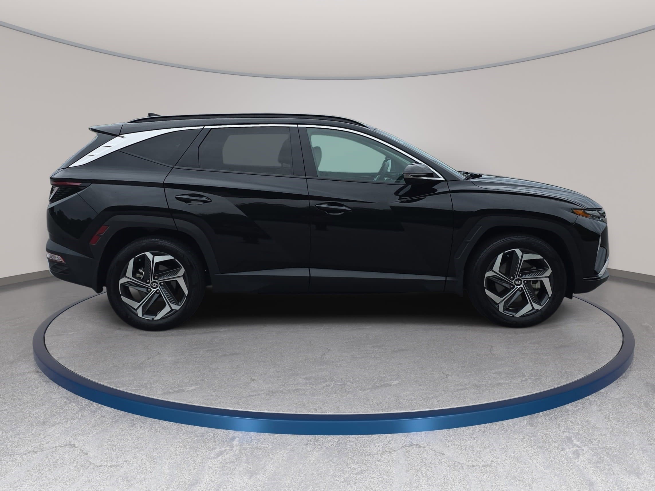 Used 2024 Hyundai Tucson Limited FWD image 4