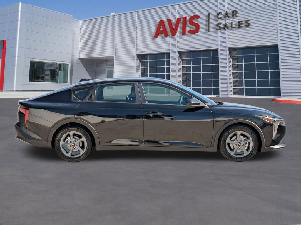 Used 2025 Kia K4 LXS image 5
