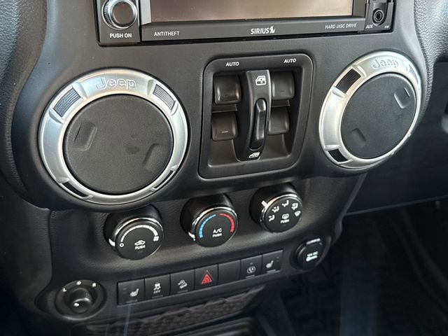 Used 2016 Jeep Wrangler Unlimited Sahara w/ Connectivity Group AWD/4WD image 23