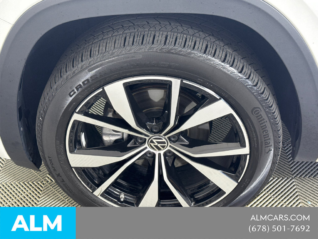 Used 2025 Volkswagen Atlas Cross Sport SEL Premium R-Line AWD/4WD image 14