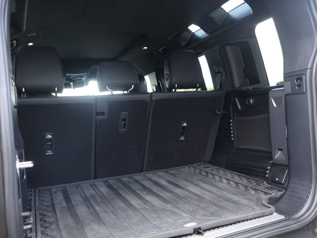 Used 2025 Land Rover Defender 110 AWD/4WD image 9