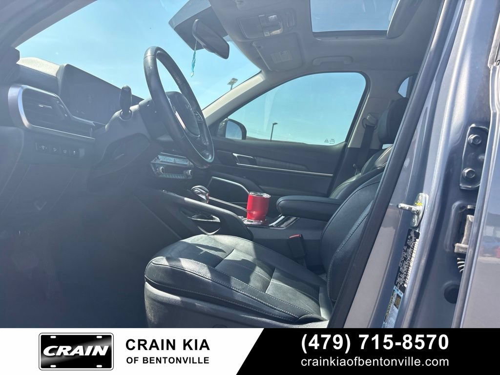 Certified 2023 Kia Telluride EX w/ EX Captain's Chair Package AWD/4WD image 13