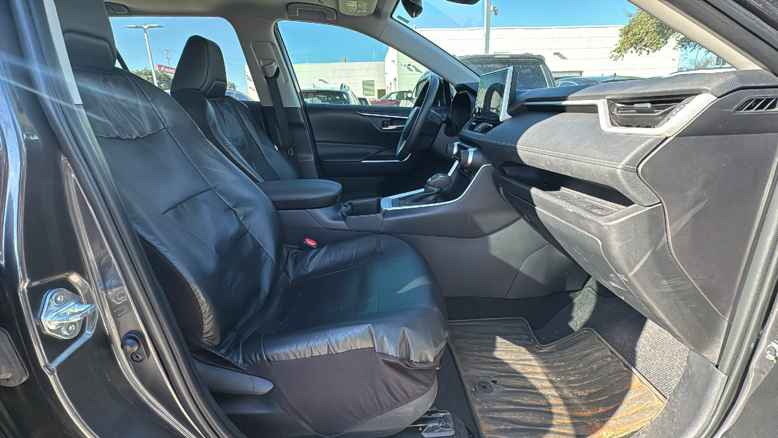 Used 2024 Toyota RAV4 XLE Premium image 26