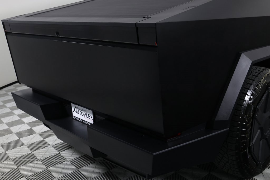 Used 2024 Tesla Cybertruck AWD Crew Cab image 50