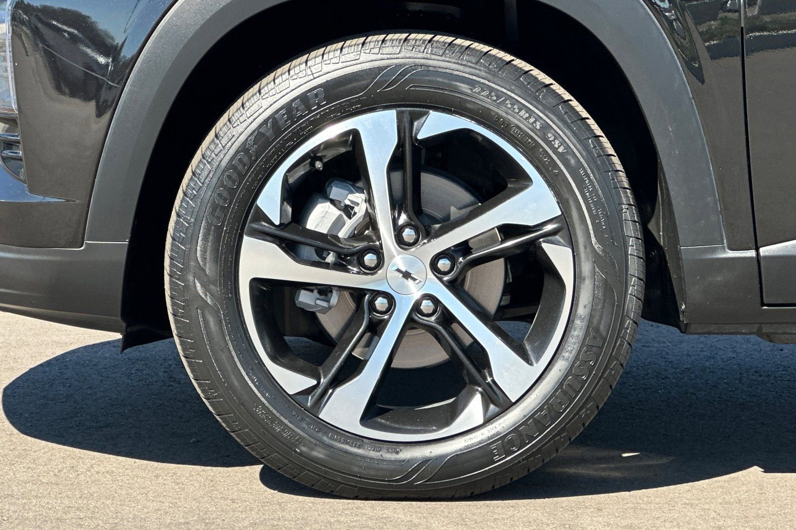 Certified 2024 Chevrolet Trax RS w/ Driver Confidence Package image 34