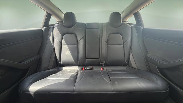 Used 2018 Tesla Model 3 Long Range RWD image 21