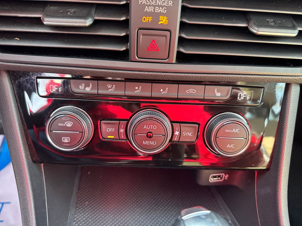 Used 2019 Volkswagen Jetta SEL image 23