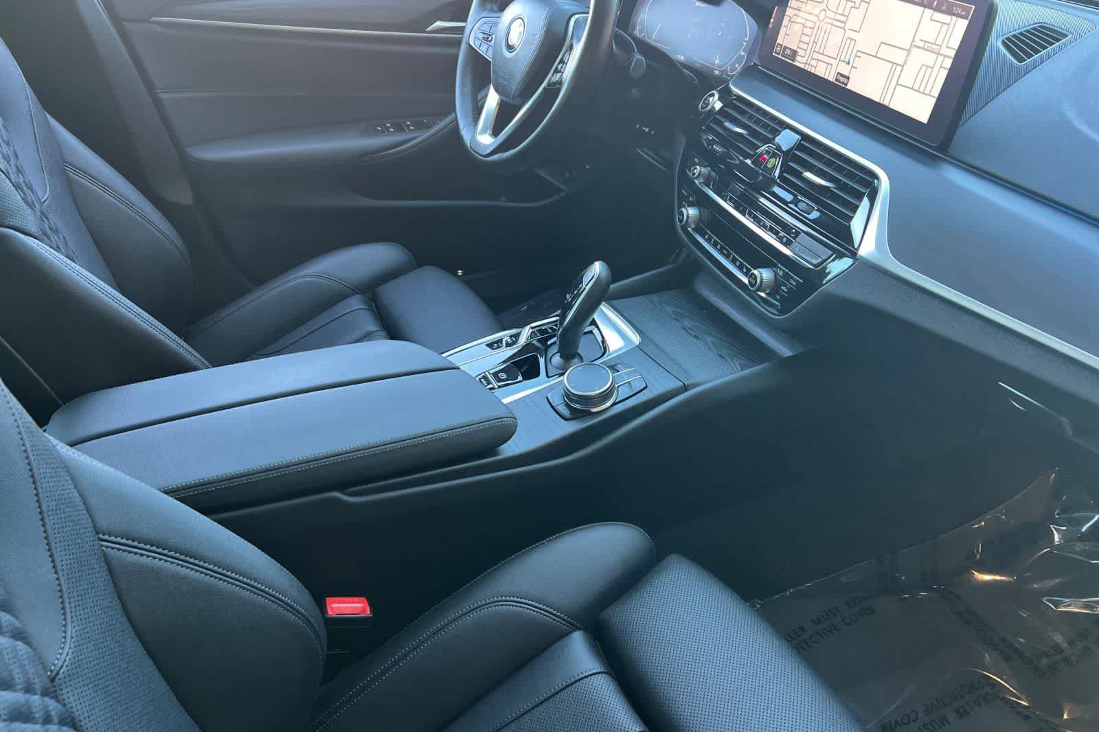 Used 2023 BMW 530e RWD image 18