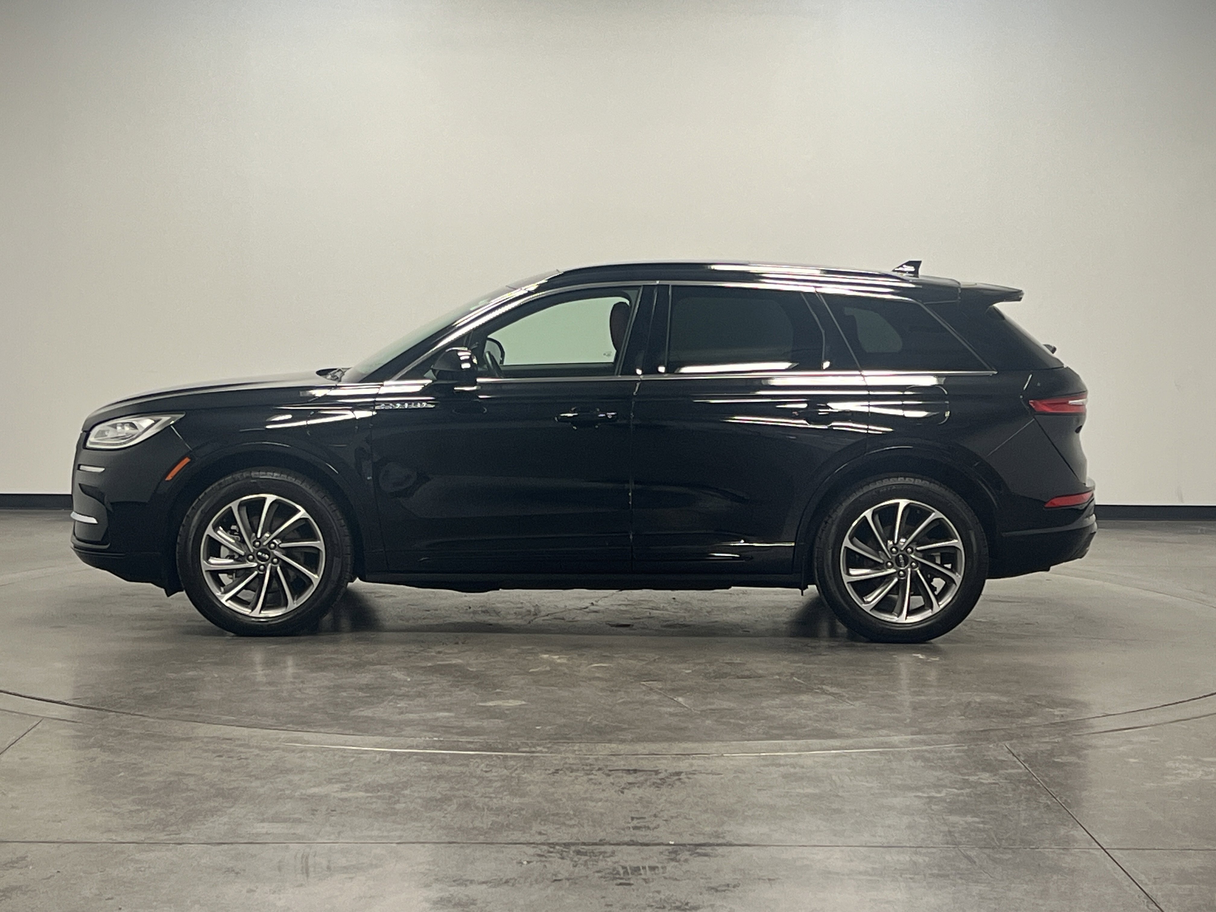 Used 2025 Lincoln Corsair Grand Touring image 5