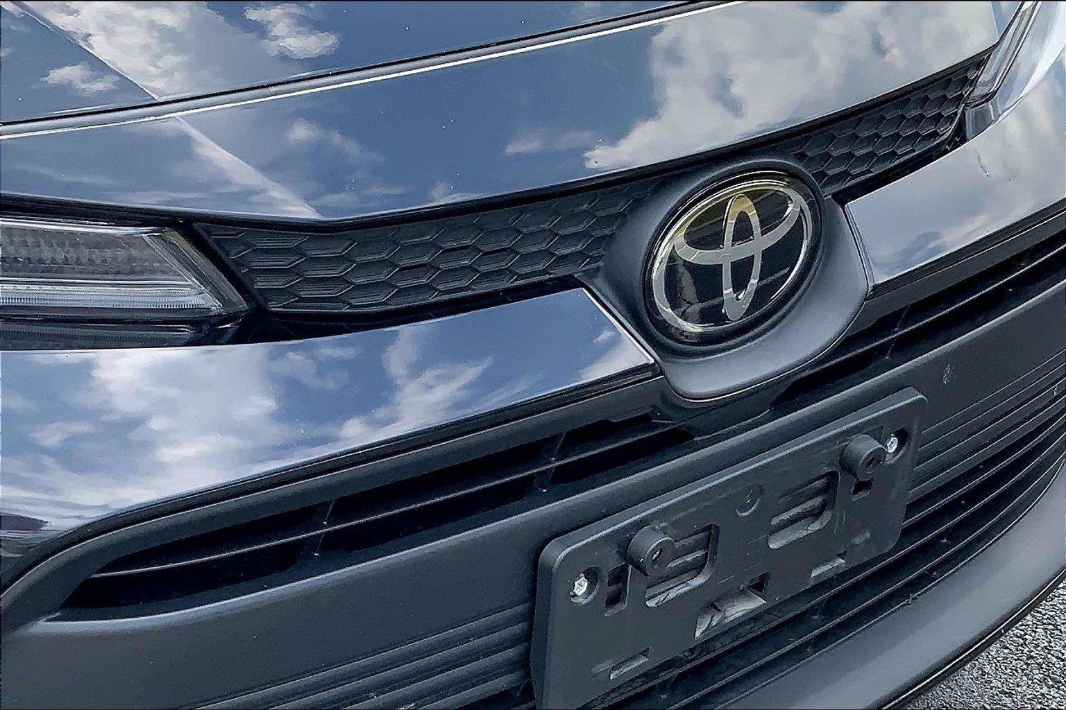 Used 2024 Toyota Corolla LE FWD image 28