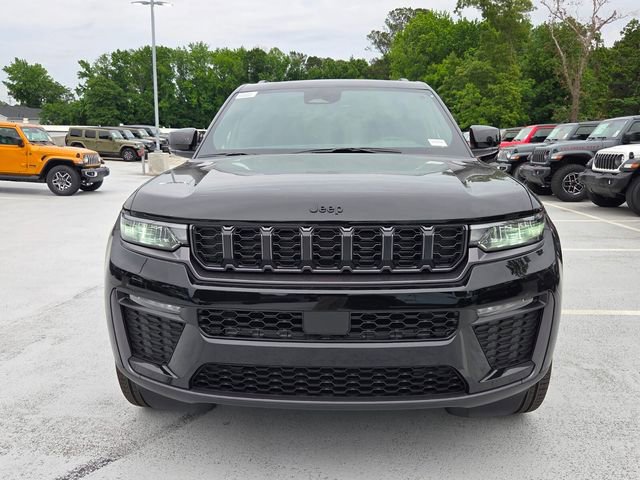 New 2026 Jeep Grand Cherokee Limited RWD image 2