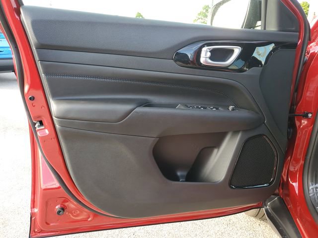 New 2026 Jeep Compass Latitude image 10