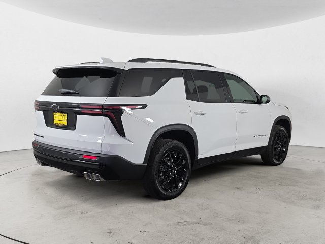 Used 2026 Chevrolet Traverse LT w/ Midnight/Sport Edition AWD/4WD image 5
