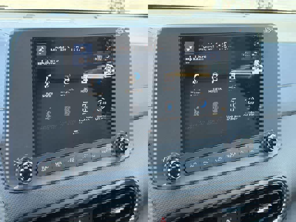 Used 2023 Hyundai Kona SEL image 13