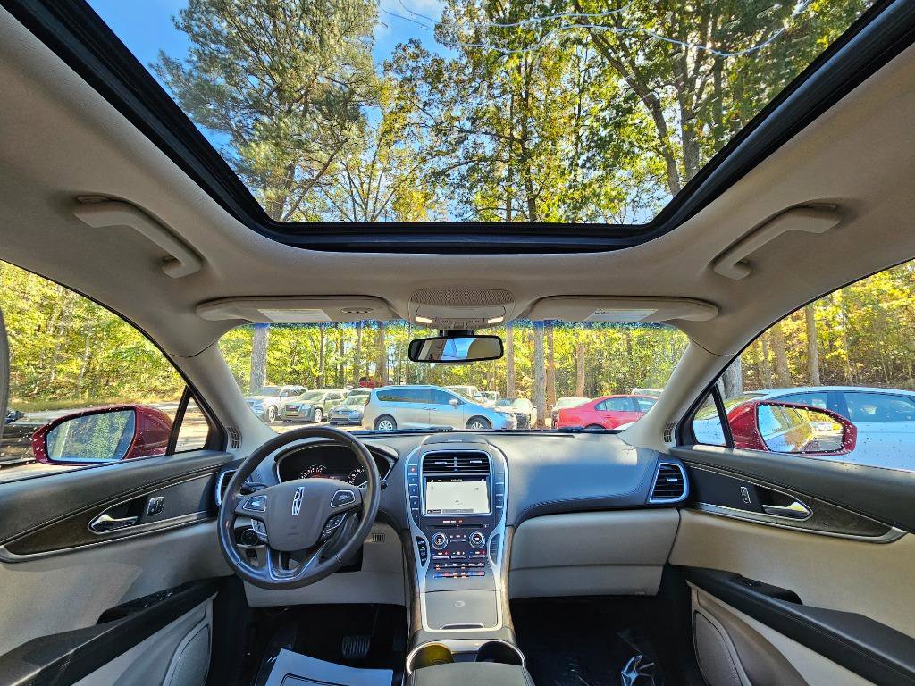 Used 2016 Lincoln MKX Reserve w/ Technology Package AWD/4WD image 34