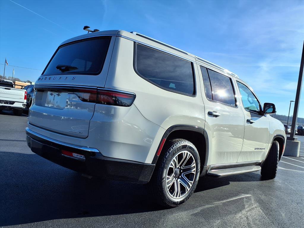 Used 2022 Jeep Wagoneer Series III w/ Rear Seat Video Group 1 image 33