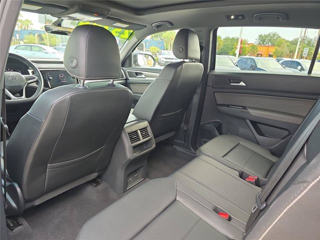 Used 2023 Volkswagen Atlas Cross Sport SE w/ Panoramic Sunroof Package FWD image 11