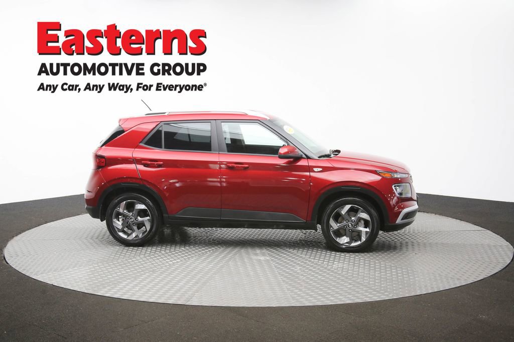 Used 2024 Hyundai Venue Limited FWD image 45
