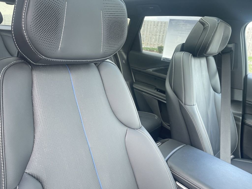 Certified 2024 Cadillac Lyriq Luxury w/ LPO, Floor Liner Package image 32