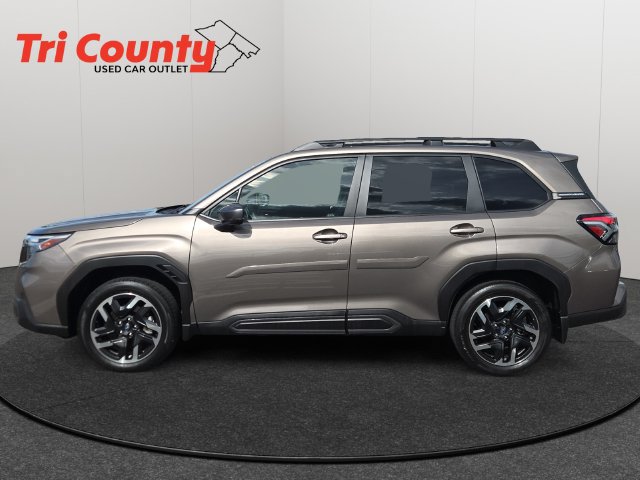 Used 2025 Subaru Forester Limited AWD/4WD image 5