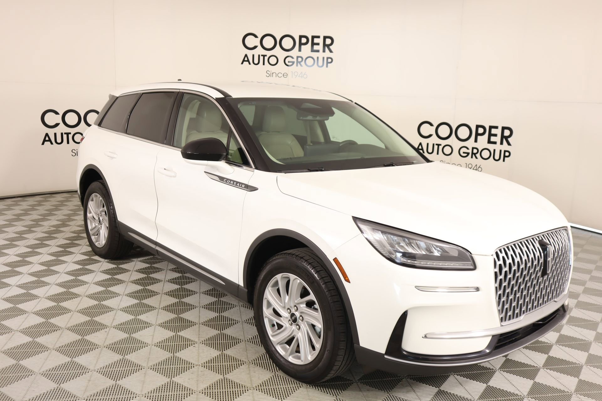 Certified 2024 Lincoln Corsair FWD image 1