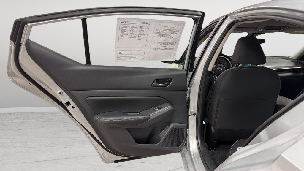 Used 2025 Nissan Altima 2.5 SV FWD image 32