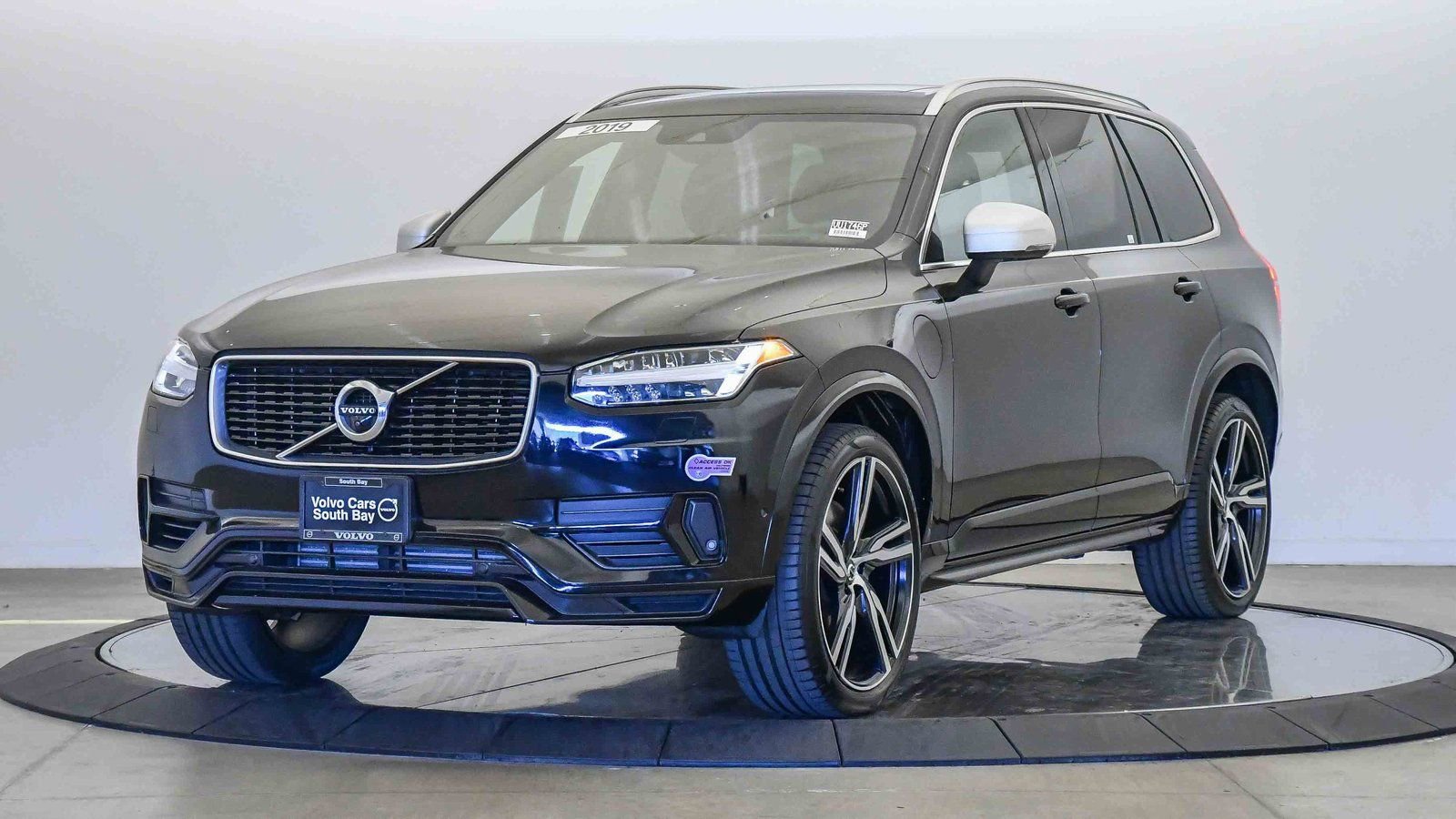 Used 2019 Volvo XC90 T8 R-Design w/ Advanced Package