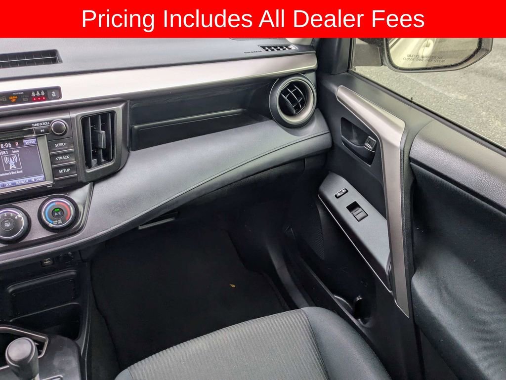 Used 2018 Toyota RAV4 LE FWD image 18