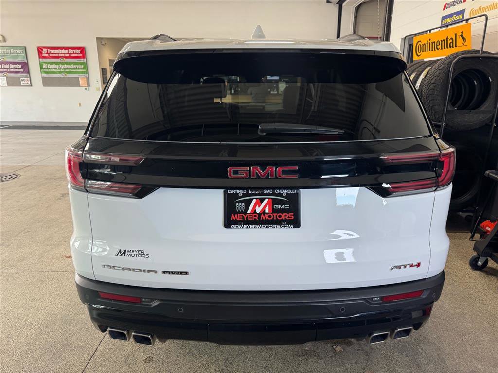 Used 2024 GMC Acadia AT4 w/ Luxury Package image 6