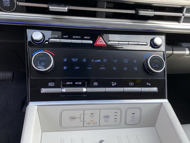 Used 2024 Hyundai Santa Fe Limited image 23