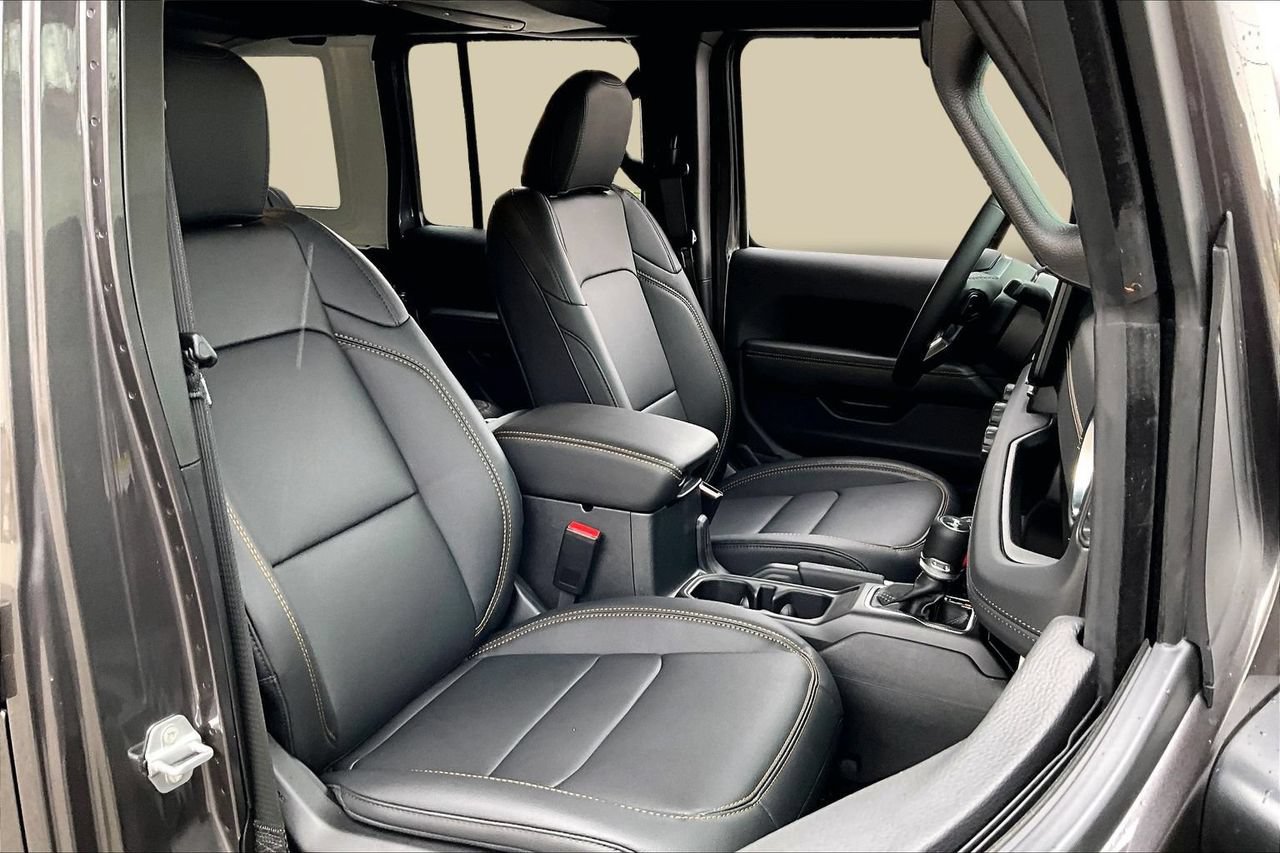 New 2026 Jeep Wrangler Unlimited Sahara AWD/4WD image 21