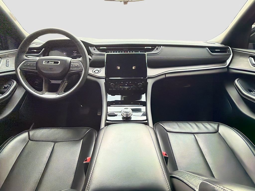 Used 2024 Jeep Grand Cherokee L Limited w/ Luxury Tech Group II image 17