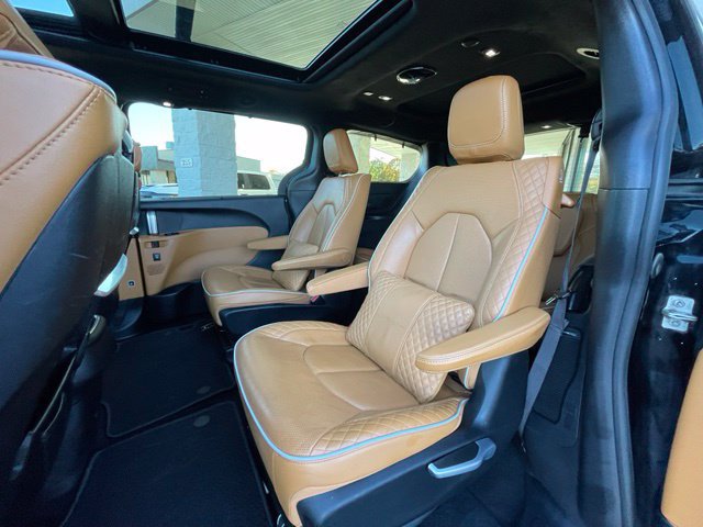 Used 2021 Chrysler Pacifica Pinnacle AWD/4WD image 27