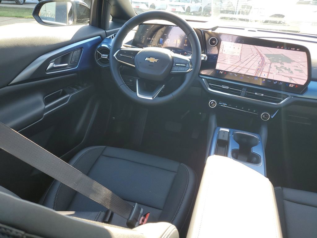 Used 2026 Chevrolet Equinox EV LT image 11