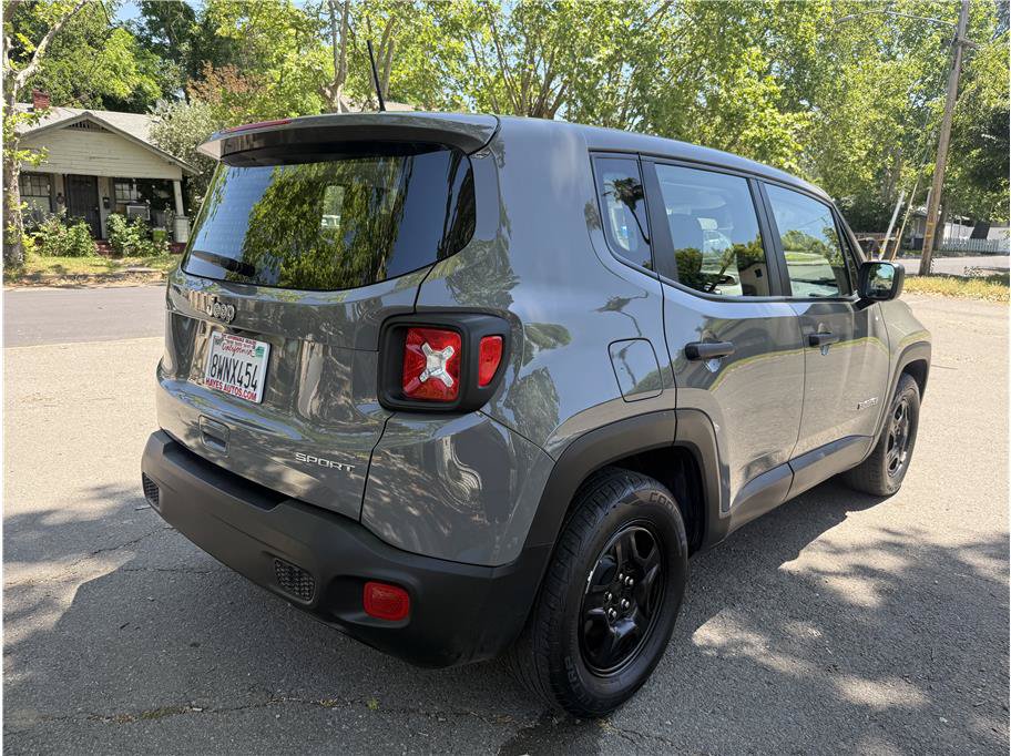 Used 2021 Jeep Renegade Sport FWD image 5