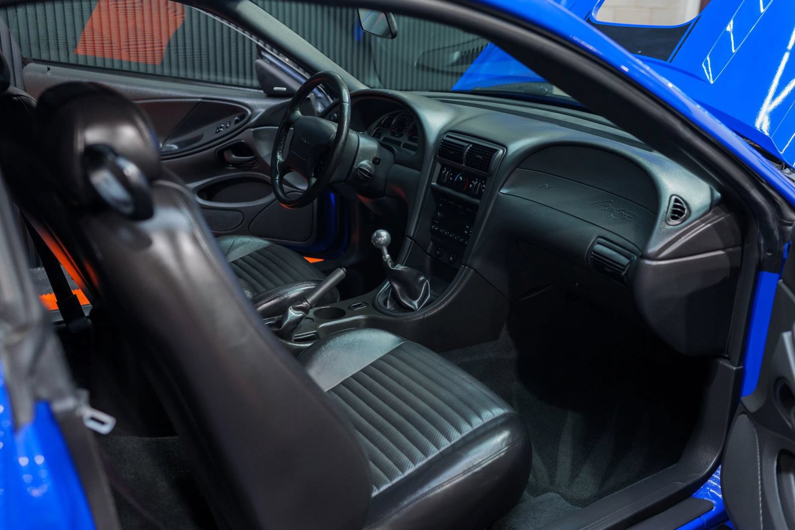Used 2004 Ford Mustang Mach 1 RWD image 35