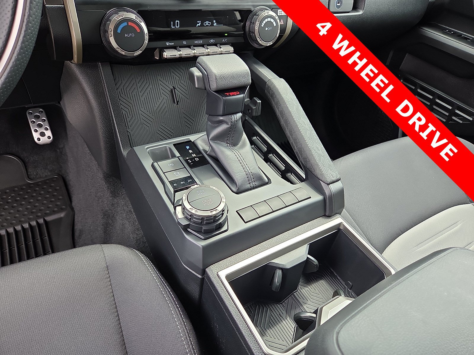 Used 2025 Toyota Tacoma TRD Sport AWD/4WD image 25