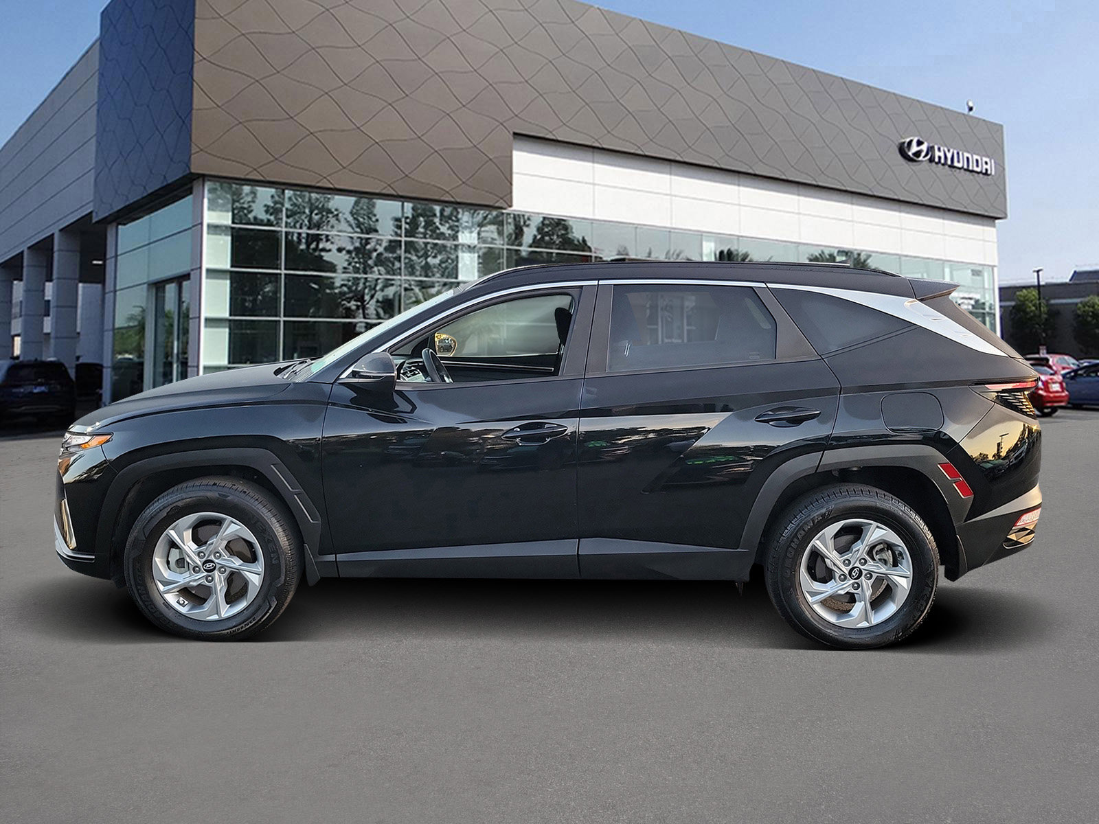 Used 2022 Hyundai Tucson SEL w/ Cargo Package image 3