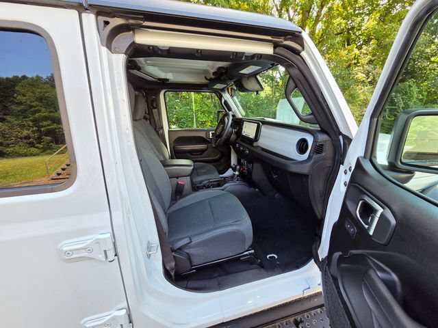 Used 2024 Jeep Wrangler Unlimited AWD/4WD image 18
