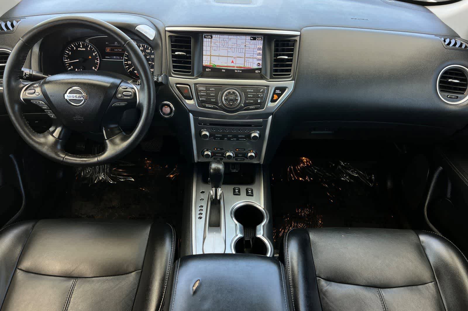 Used 2020 Nissan Pathfinder SL FWD image 4