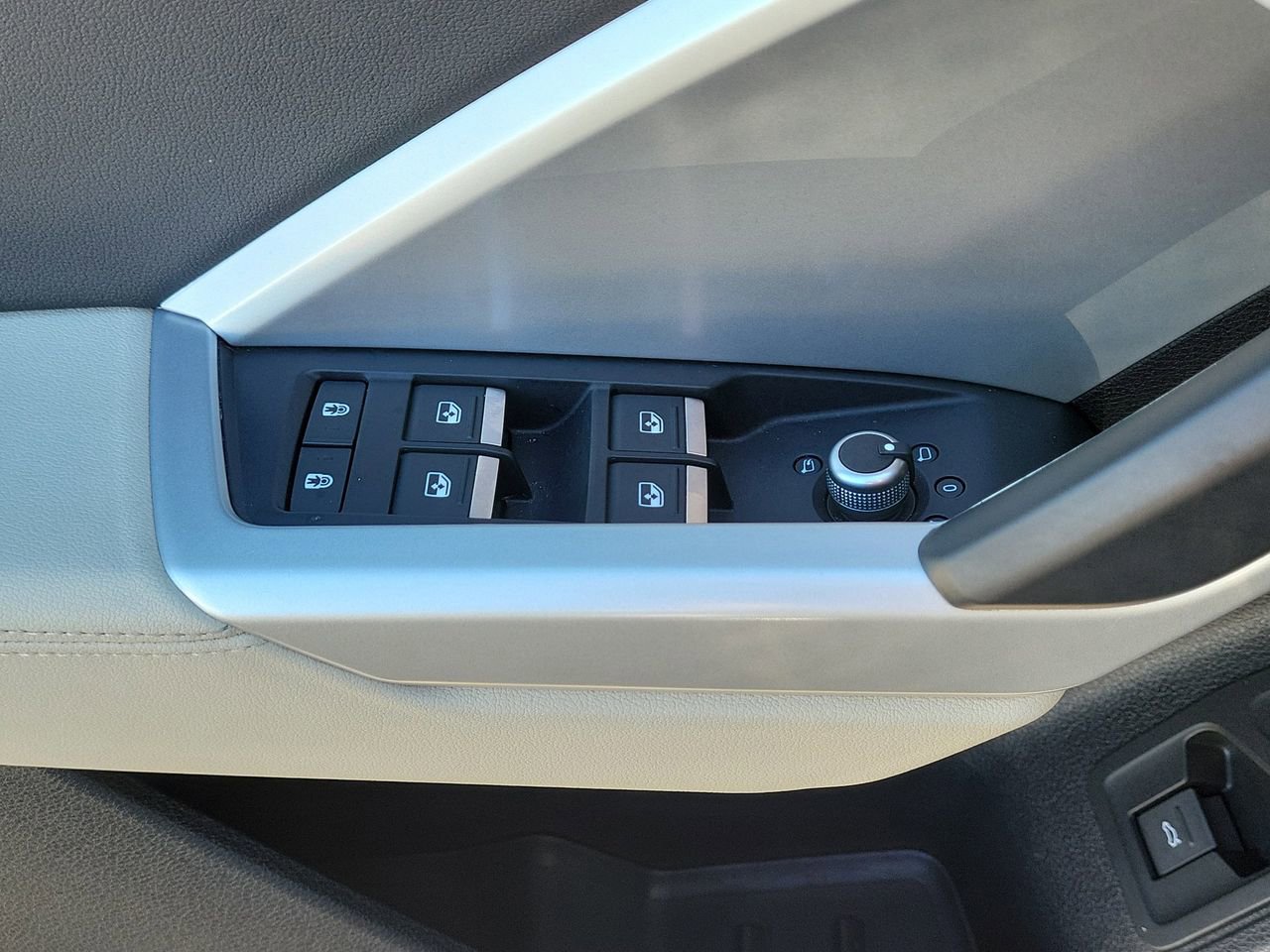 Used 2022 Audi Q3 2.0T Premium w/ Convenience Package image 29