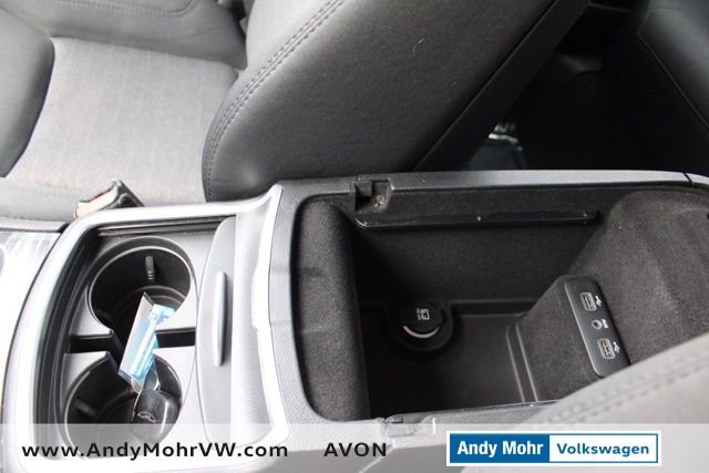 Used 2018 Chrysler 300 Touring w/ Driver Convenience Group image 39