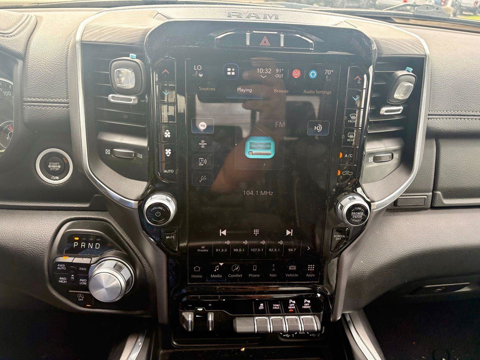 Used 2023 RAM 1500 Laramie AWD/4WD image 15