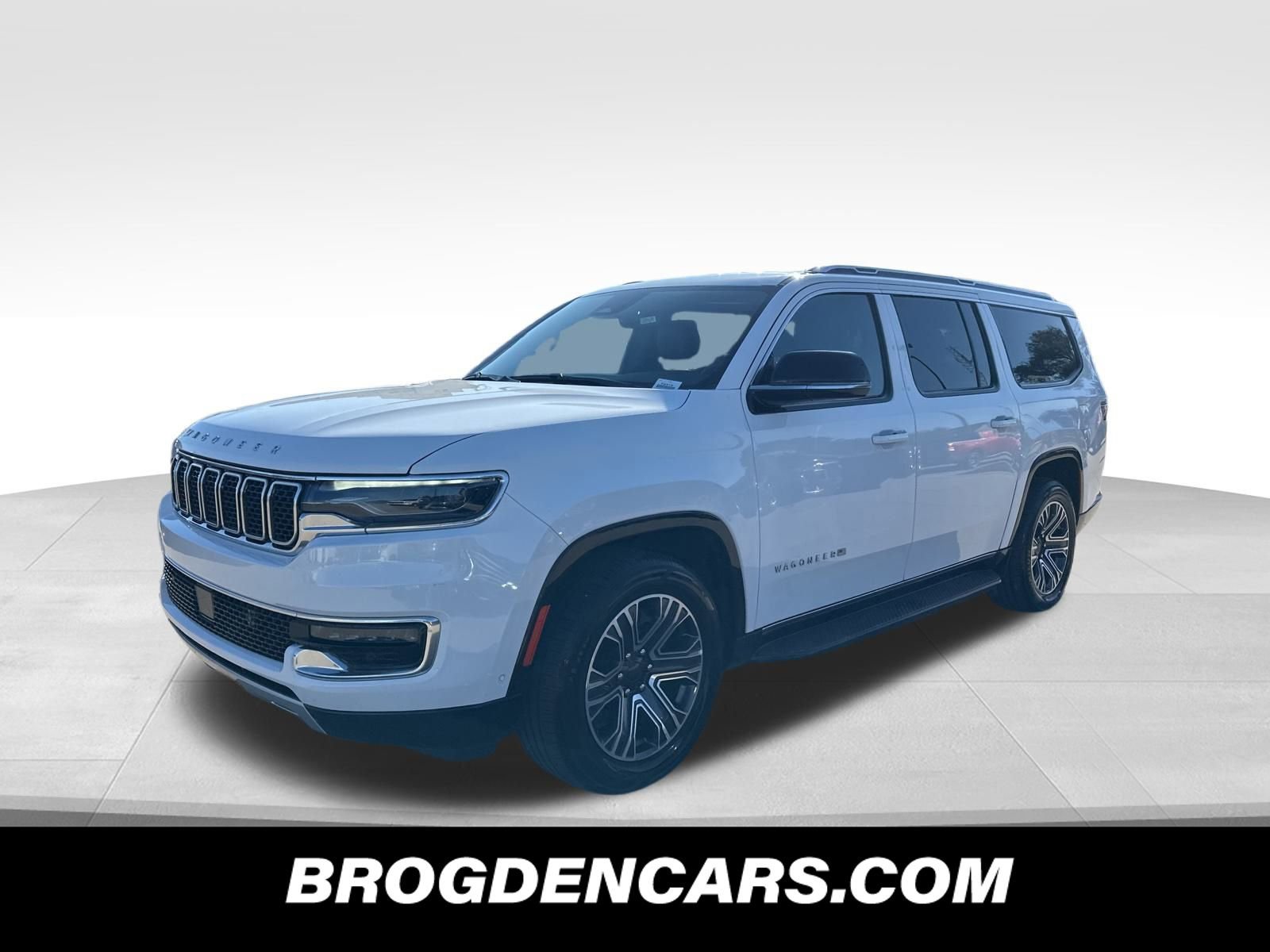 Used 2024 Jeep Wagoneer L Series II w/ Flexible Seating Group image 7