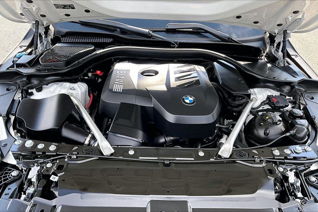 Used 2025 BMW 530i w/ Premium Package RWD image 13