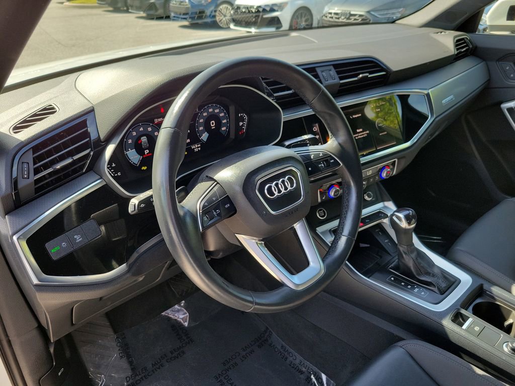Certified 2025 Audi Q3 2.0T Premium w/ Convenience Package AWD/4WD image 7