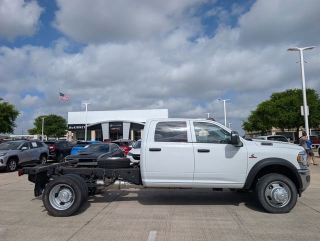 Used 2024 RAM 5500 Tradesman w/ Chrome Appearance Group image 3