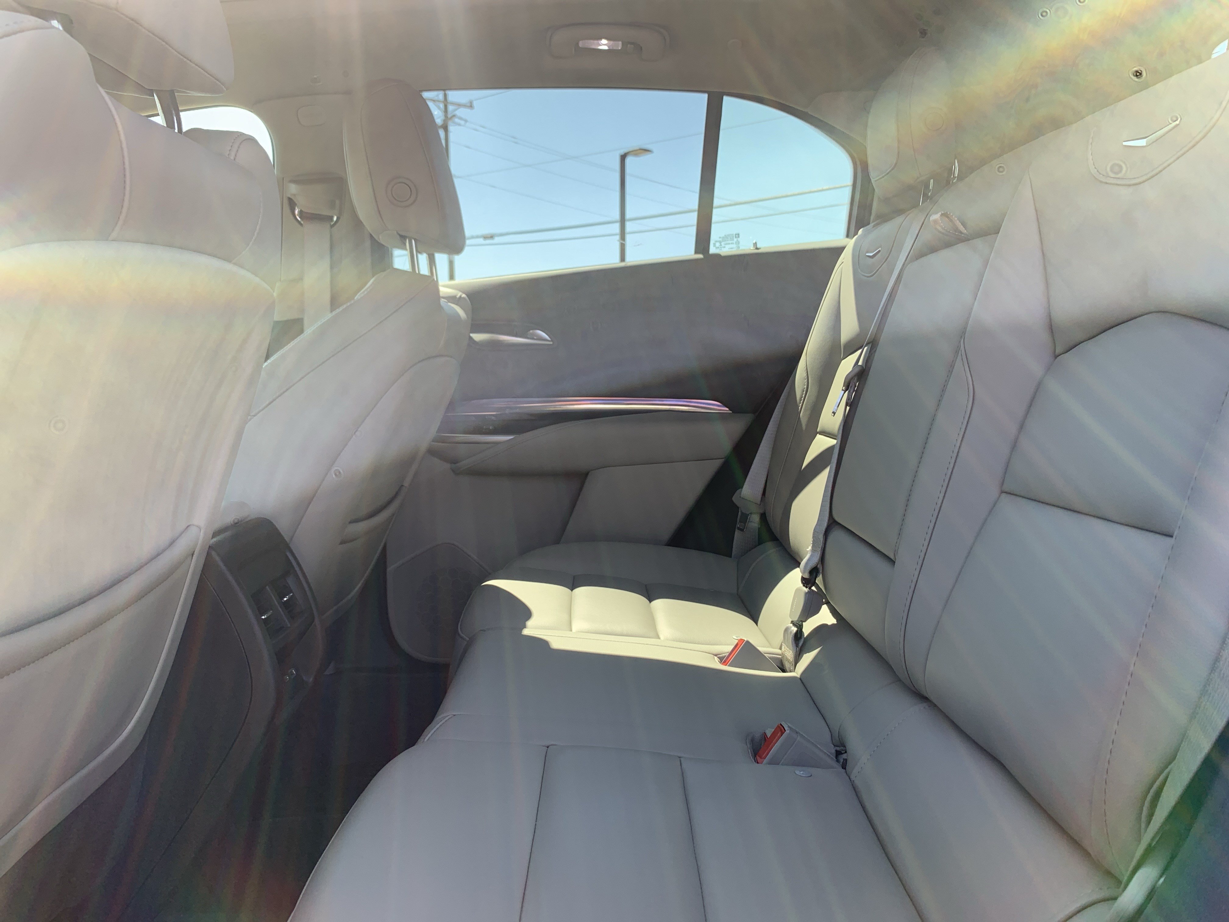 Used 2023 Cadillac XT4 Luxury w/ Cold Weather Package FWD image 32