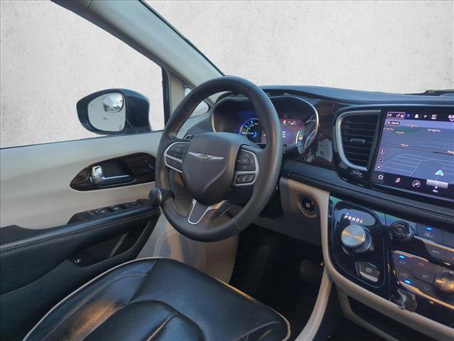 Used 2023 Chrysler Pacifica Limited image 24