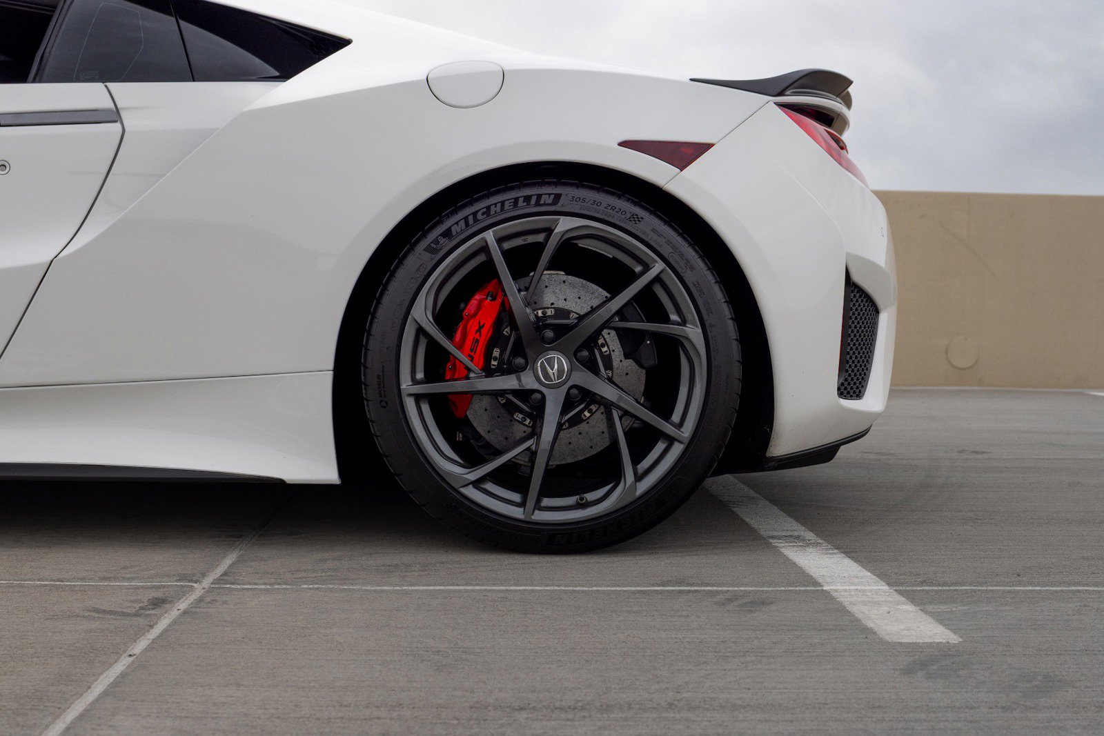 Used 2017 Acura NSX image 14